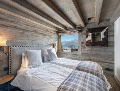 Шале Petit Merle Blanc Комблу