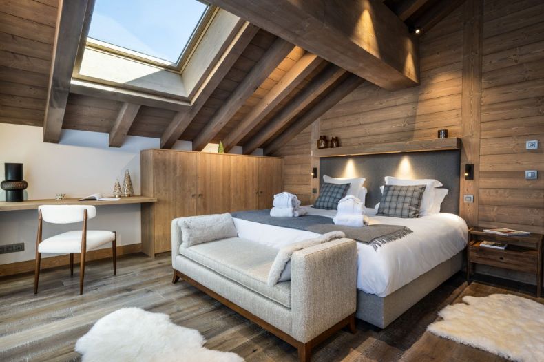 Falcon Lodge G22