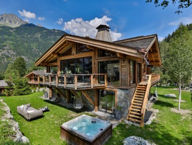 Chalet Black Squirrel Chamonix