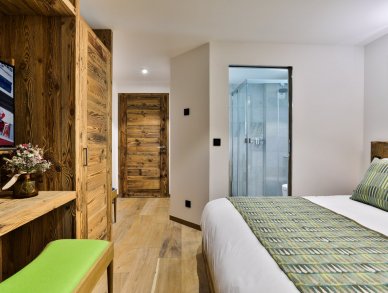 Chalet Black Squirrel Chamonix