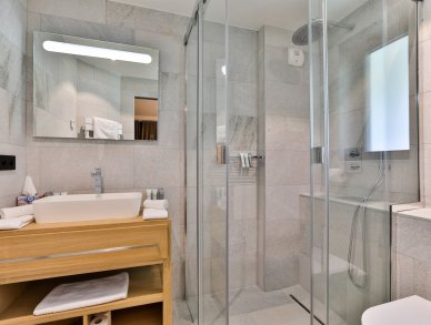 Chalet Black Squirrel Chamonix