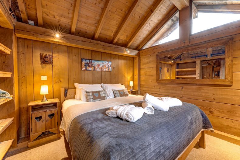 Tiki Lodge