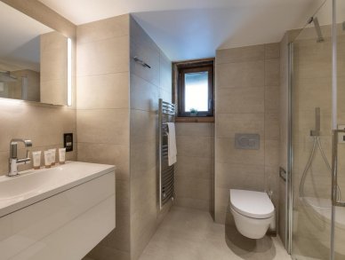  Kinabalu 40 Ле же