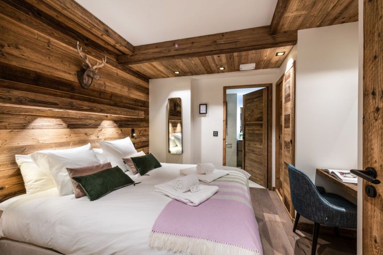 Vail Lodge A02